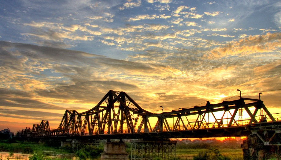 Cầu Long Biên địa điêm du lịch mùa Đông Hà Nội